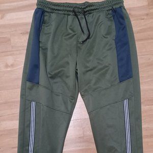 Men's Army green Sweats/Joggers.